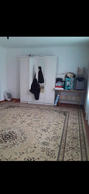 Үйлөрдү ижарага берүү: 60 м², 3 бөлмө, Жаш гвардия, Чогуу жашоосу жок — 6
