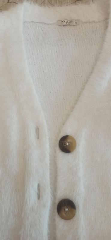 Üst geyimi: Jaket qadın üçün yaxşı veziyete s l m gedir. firma malıdır. ağ renk — 5
