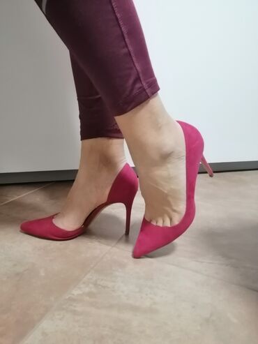 puder roze haljina i cipele: Salonke, 38