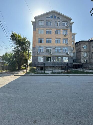 офис в бизнес центре: ПРОДАЮТСЯ ПОМЕЩЕНИЯ 🔥🔥 🏢 ЦОКОЛЬНОЕ, с РЕМОНТОМ 💯 📍 р-н Баят Базар 🏗
