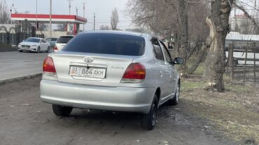 хочу продать: Toyota Platz: 2003 г., 1 л, Автомат, Бензин, Седан