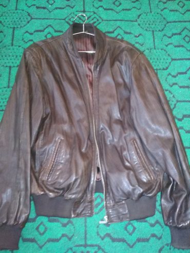 Kurtkalar: Kişi üçün kurtqa satılır. Yaxşı vəziyyətdədir. Qiyməti 45 azn. Şəhər — 7