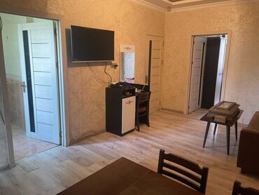 sumqayıt kirayə: Bakı, 3-cü mikrorayon, 2 otaqlı, Köhnə tikili, m. Memar Əcəmi, 50 kv. m