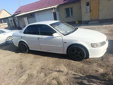 lada 2101: Белый седан (правый руль), 4 двери. Основные характеристики и — 4