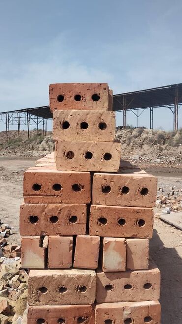 Строительный кирпич: Кирпичи Жжёный кирпич Пустотелый, дырчатый Глиняный, керамический — 14