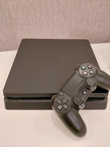 аренда playstation 4: PS4 Slim oyun konsolu komplekti Əla vəziyətdədir.Daha ətraflı məlumat — 2