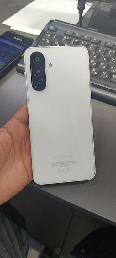 Мобильные телефоны: Samsung Galaxy A26 5G, 256 ГБ, цвет - Белый — 1