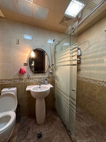 Uzunmüddətli kirayə mənzillər: Nəsimi rayonu,Semed Vurgun kucesiTibb Universtetinin yaxınlığı,5 — 7