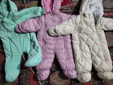 детские зимние куртки с мехом: Продаю Детские зимние комбинезоны 
по 400с за каждый