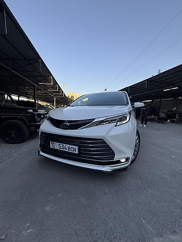 Toyota: Toyota Sienna: 2021 г., 2.4 л, Автомат, Гибрид, Минивэн — 2