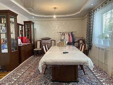 Продажа коттеджей и домов: 🏡 Абдан жакшы жерде жайгашкан ушул үй сатылат 📍Дареги: ж/м Көк-Жар — 4