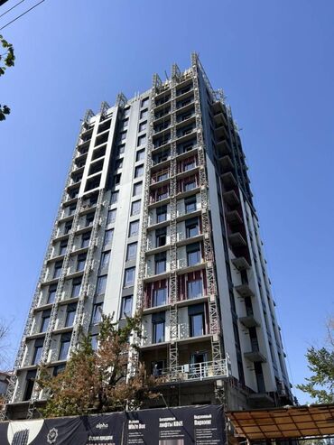 двухэтажных домов в бишкеке: Продаю Офис 200 м², Без ремонта, Без мебели, Многоэтажное здание, 1 этаж