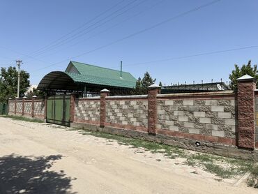 продаю дом кызыл аскере: Дом, 160 м², 7 комнат, Собственник, Старый ремонт