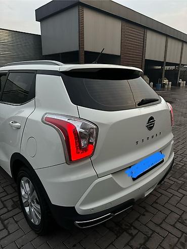 рекс 2015: Ssangyong Tivoli: 2018 г., 1.6 л, Автомат, Бензин, Кроссовер — 1