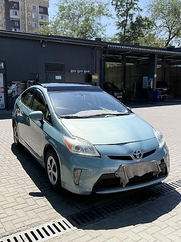 corolla 2016: Toyota Prius: 2012 г., 1.8 л, Вариатор, Гибрид, Хэтчбэк — 1
