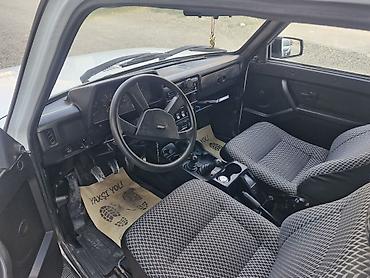 lada şiti: LADA Niva 3 qapı, ağ rəngli ofroud Xırda kosmetik işləri var — 6