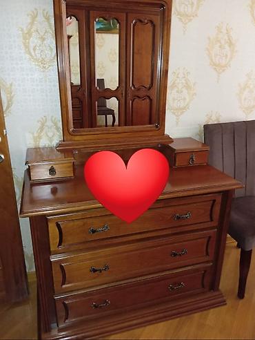 divar asilqan: Klassik üslubda ağacdan yataq otağı mebel dəsti Tərkibi: - 5 qapılı — 5
