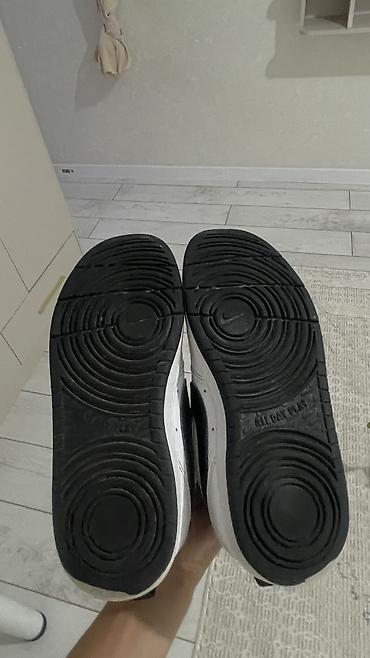 Мырзалардын бут кийими: Эркектердин кроссовкасы, 36, Nike, Колдонулган, түсү - Ак, Өзү алып кетүү — 4