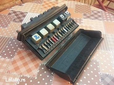 Auto delovi: Tabla sa osiguračima lada 2107 riva, odgovara i za ladu 2105,2104 — 4