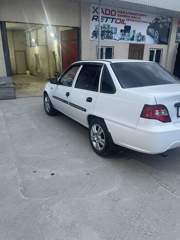 Транспорт: Daewoo Nexia: 1.5 л | 2011 г. | Седан