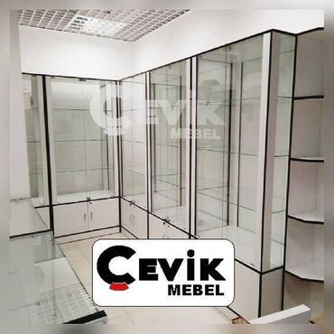 vitrin mebel: Kosmetika vitrin mebel yğlması