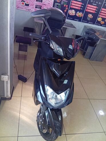 купить мотороллер муравей в бишкеке: Скутер/мопед, черный, спортивный дизайн. Основные особенности: -