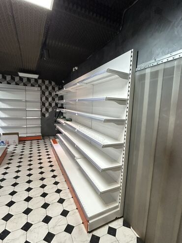 железные стеллажи для магазина: Продам стеллаж ДИЯ полками белого цвета, идеально подходящий для