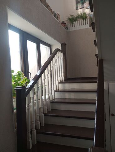 Посуточная аренда домов: 150 м², 5 комнат, Балкон застеклен at lalafo.kg — 11 Посуточная аренда домов: 150 м², 5 комнат, Балкон застеклен — 11