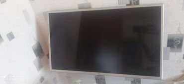 Smart TV bokslar: Smart tv 86 ekran satilir. Yutubu var. Daxili antenasi var. Qiymeti