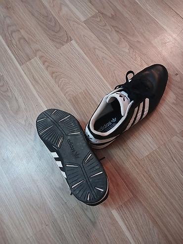 Krasofkalar və idman ayaqqabıları: Adidas Originals kişi ayaqqabısı - Model: Adidas Originals (klassik — 5
