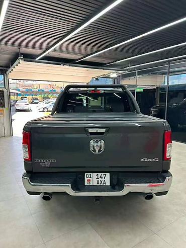 Грузовики: RAM 1500 Crew Cab — брутальный полноразмерный пикап с акцентом на мощь — 8