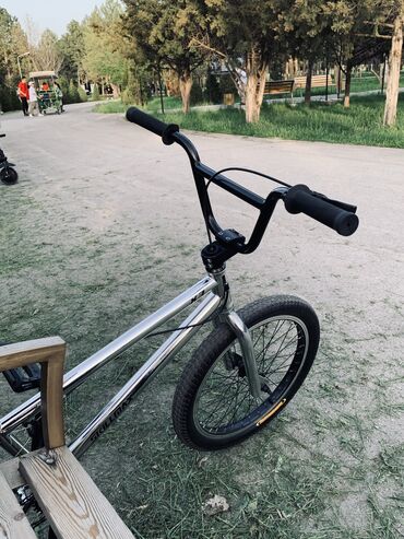 рама bmx купить бу: Продаю BMX новый, рама детали крепкие есть маленькая царапина на раме