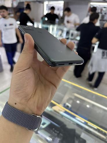 Google: Google Pixel 5, Б/у, 128 ГБ, цвет - Черный, 1 SIM, eSIM — 2