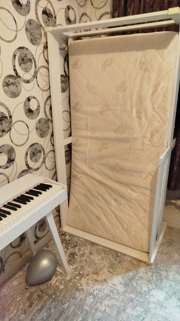 детская металлическая кровать: Продаю детскую кроватку, не использовали. Новая