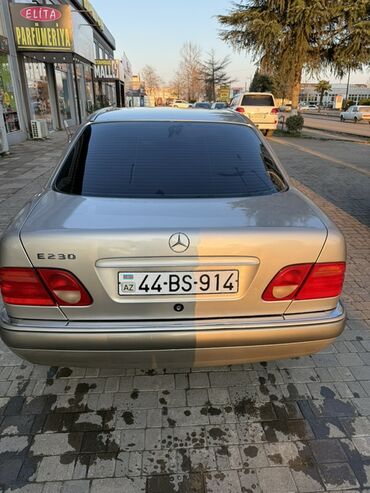 Mercedes-Benz: Mercedes-Benz E-Class (W210) sedan - Korpus: sedan, gümüşü rəng - — 7