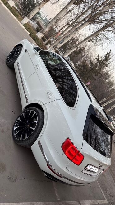 Bentley: Bentley Bentayga: 2019 г., 4 л, Автомат, Бензин, Внедорожник — 3