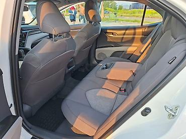 bew e34: Toyota Camry: 2022 г., 2.5 л, Автомат, Гибрид, Седан — 9