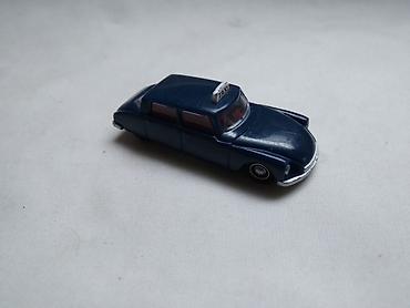 ccc duboke cizme: Kinder taxi Citroen ID19 i Mercedes taxi ocuvani, farovi na ID19 nisu — 1