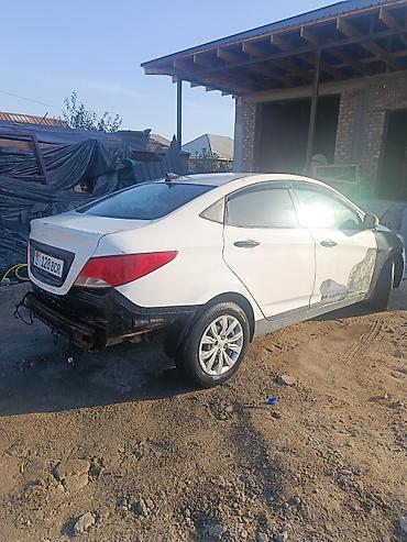 hyundai accent 2005: Hyundai Accent: 2015 г., Седан — 3