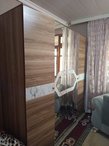 Yataq otağı dəstləri: 2 təknəfərlik çarpayı, Dolab, İşlənmiş