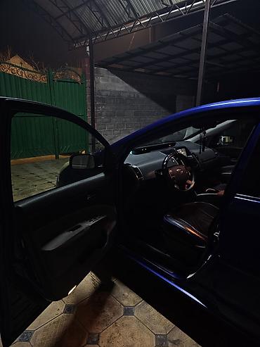 Toyota: Toyota Prius: 2008 г., 1.5 л, Гибрид — 3