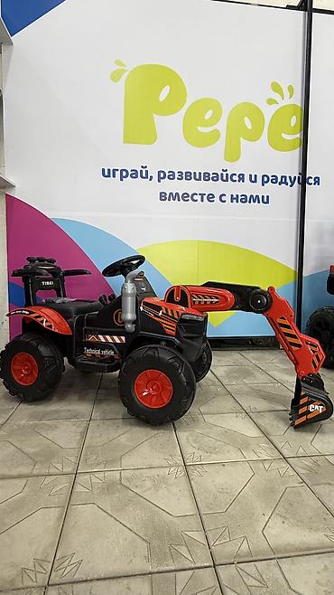Детский педальный экскаватор-трактор - Тип: напольная ездовная машина