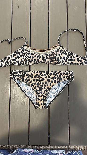 korpə geyimi: 8-9-10 yash. 1 defe geyinilibdi. HM ve Calzedonia. heresi 10 azn — 1