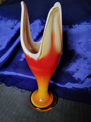 Stare vaze i dekor: Vaza rucni rad Dragan Drobnjak iz 70ih.god. Vaza duvano staklo,bez — 5