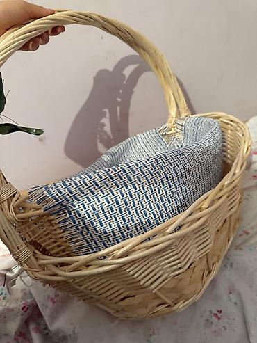 Корзины: Имеется разные корзины, разного размера и дизайна По ценам писать на — 3