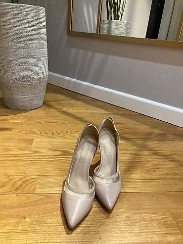 Туфли: Brend: ARİROSSA Moskvadan almışam. ölçü 38 Model: Klassik stiletto — 2