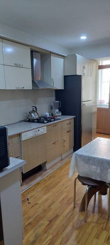 Uzunmüddətli kirayə mənzillər: Gəclik metrosuna 4-5 dəqiqəlik məsafədə,Odlar yurdu universitetin — 10