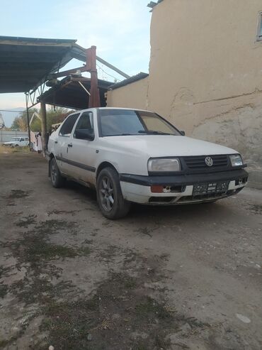обшивка дверь: Volkswagen Vento: 1993 г., 1.8 л, Механика, Бензин, Седан