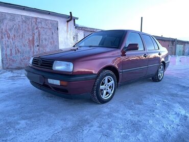 Volkswagen: Volkswagen Vento: 1993 г., 1.8 л, Механика, Бензин, Седан