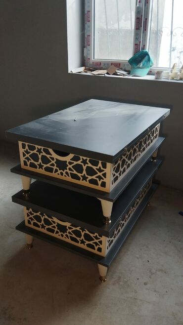 Masalar: Jurnal masası, Yeni, Laminat, Dördbucaq masa — 4